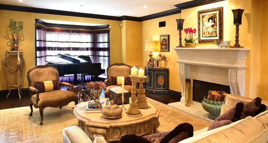 Traditional style living room